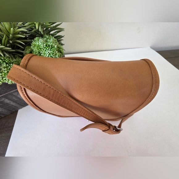 Vintage Coach Companion Flap Crossbody Bag Camel Glove Tanned Leather - Picture 4 of 15